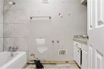 5455 Saint Lo Lane, Atlanta, GA 30349 - Photo 11