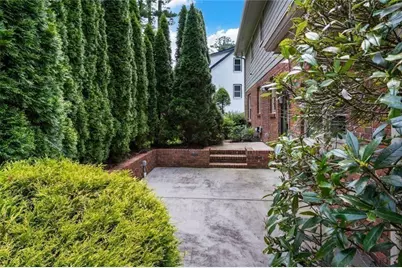 647 Shannon Green Circle SW, Mableton, GA 30126 - Photo 13