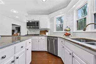 5653 Creekside Dr, Peachtree Corners, GA 30092 - Photo 9