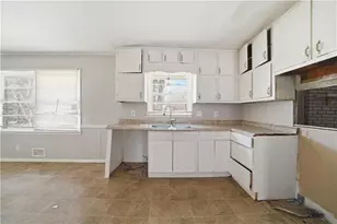 4804 Thompson Mill Rd, Lithonia, GA 30038 - Photo 11