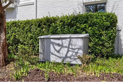 4005 Hazel Nut Lane, Atlanta, GA 30342 - Photo 43