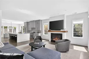 4005 Hazel Nut Ln, Atlanta, GA 30342 - Photo 5