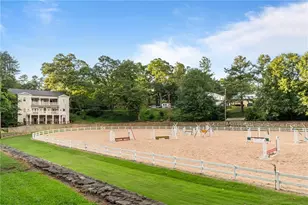 4005 Hazel Nut Ln, Atlanta, GA 30342 - Photo 49