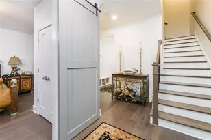 963 S On Main Dr, Woodstock, GA 30188 - Photo 3