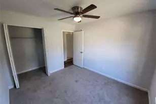 915 Fox Valley Ct, Stone Mountain, GA 30088 - Photo 9