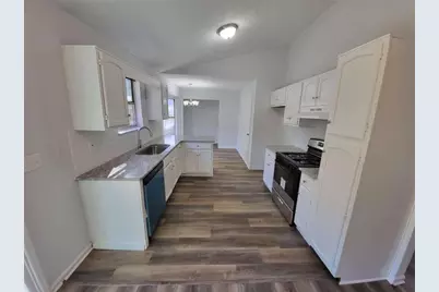 915 Fox Valley Court, Stone Mountain, GA 30088 - Photo 7