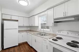 1069 Laurel Ln NW, Conyers, GA 30012 - Photo 9