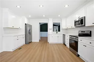 127 Perry St, Loganville, GA 30052 - Photo 9