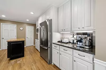 1932 Trumbull Drive, Dunwoody, GA 30338 - Photo 9