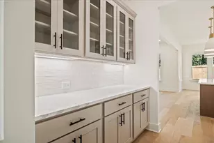 8330 Creekside Overlook Dr, Gainesville, GA 30506 - Photo 7