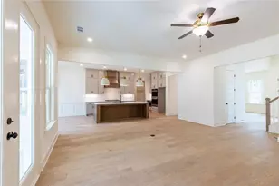 8330 Creekside Overlook Dr, Gainesville, GA 30506 - Photo 11