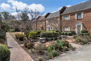 14 Sycamore Square, Decatur, GA 30030 - Photo 1