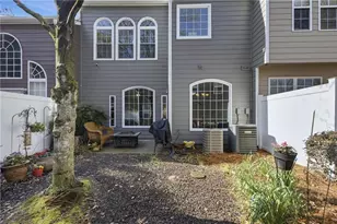 996 Pierce Brennen Dr, Lawrenceville, GA 30043 - Photo 23