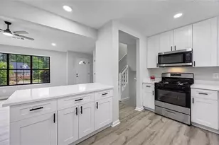 2246 Hightrail Ct, Lithonia, GA 30058 - Photo 9