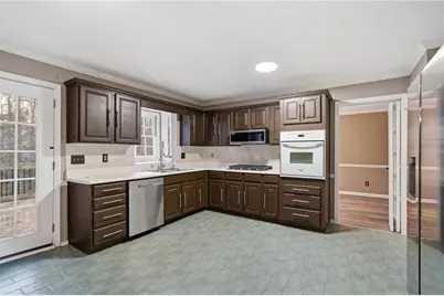 1543 Glencrest Trail, Lawrenceville, GA 30043 - Photo 11