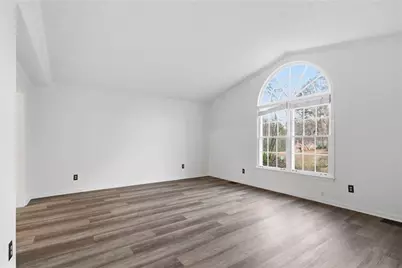 1543 Glencrest Trail, Lawrenceville, GA 30043 - Photo 5