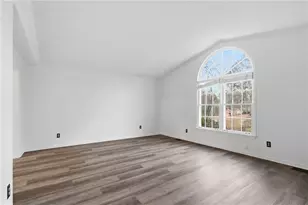 1543 Glencrest Trail, Lawrenceville, GA 30043 - Photo 5