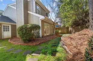 4590 Village Oaks Cir, Dunwoody, GA 30338 - Photo 43