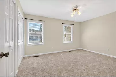 4590 Village Oaks Circle, Dunwoody, GA 30338 - Photo 33