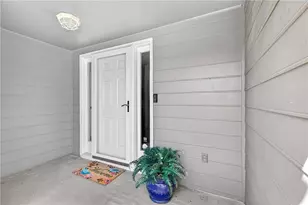 4590 Village Oaks Cir, Dunwoody, GA 30338 - Photo 3