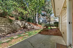 4590 Village Oaks Cir, Dunwoody, GA 30338 - Photo 41