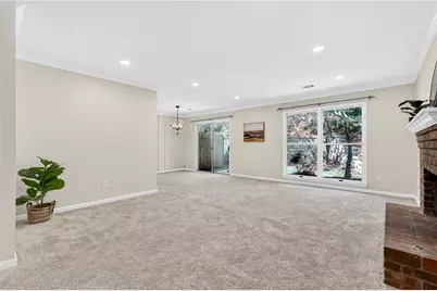 4590 Village Oaks Circle, Dunwoody, GA 30338 - Photo 17