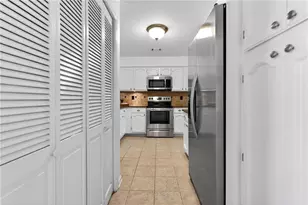 4590 Village Oaks Cir, Dunwoody, GA 30338 - Photo 5