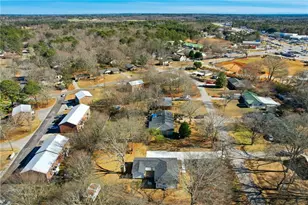 127 Perry St, Loganville, GA 30052 - Photo 27