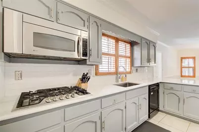 854 Newcastle Drive SW, Lilburn, GA 30047 - Photo 15