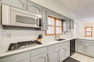 854 Newcastle Dr SW, Lilburn, GA 30047 - Photo 15