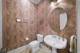 300 Nell Ct, Atlanta, GA 30342 - Photo 19