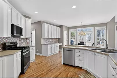 292 Double Gate Way, Sugar Hill, GA 30518 - Photo 17