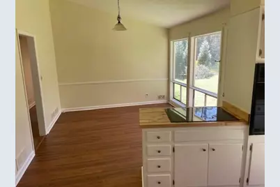 6840 Sunny Brook Lane NE, Atlanta, GA 30328 - Photo 5