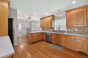 2245 Duncans Shore Dr, Buford, GA 30519 - Photo 5