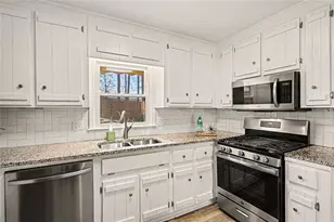 3678 Hembree Ln, Marietta, GA 30062 - Photo 9