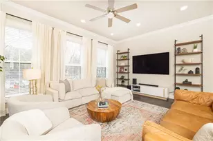 1815 La Dawn Ln NW, Atlanta, GA 30318 - Photo 13