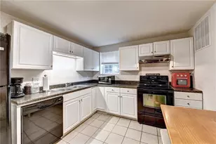 6490 Tuggle Dr, Buford, GA 30518 - Photo 5