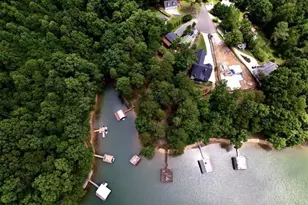 8940 Bay Dr, Gainesville, GA 30506 - Photo 3