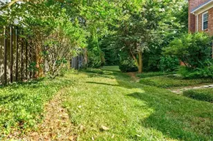 12 NW Palace Green Pl NW, Atlanta, GA 30318 - Photo 21