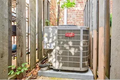 12 NW Palace Green Place NW, Atlanta, GA 30318 - Photo 33