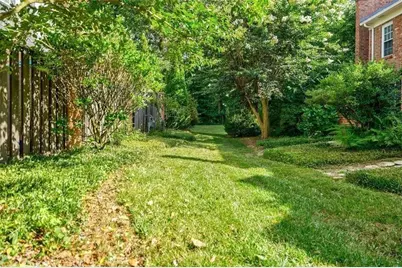 12 NW Palace Green Place NW, Atlanta, GA 30318 - Photo 21