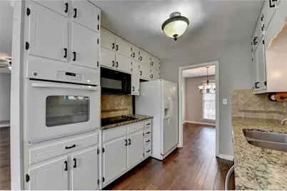 2325 Sussex Court, Snellville, GA 30078 - Photo 11