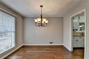 2325 Sussex Ct, Snellville, GA 30078 - Photo 9