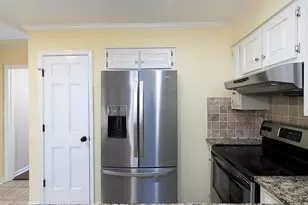 8950 Carroll Manor Dr, Sandy Springs, GA 30350 - Photo 15