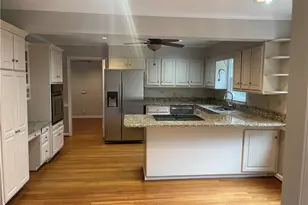 119 Woodlawn Dr NE, Marietta, GA 30067 - Photo 3