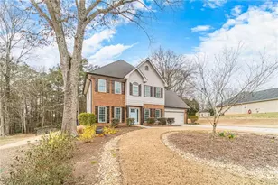 2240 Emerald Dr, Loganville, GA 30052 - Photo 5