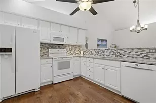 2132 Carefree Cir, Marietta, GA 30062 - Photo 13