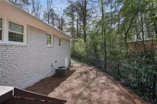 2144 Jonathon Ln NE, Atlanta, GA 30319 - Photo 21