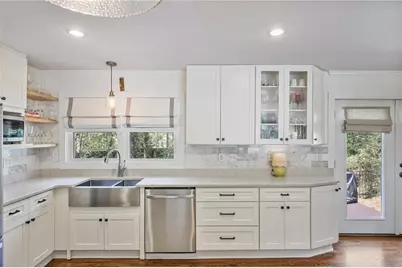 2144 Jonathon Lane NE, Atlanta, GA 30319 - Photo 9