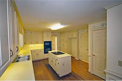 2070 Shallowford Park Manor, Roswell, GA 30075 - Photo 7